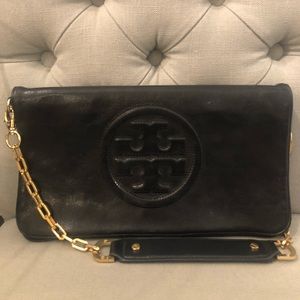 Black leather Tory Burch Bombe Reva clutch